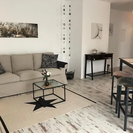 Schoene Nahe Heidelberg * באמנטל